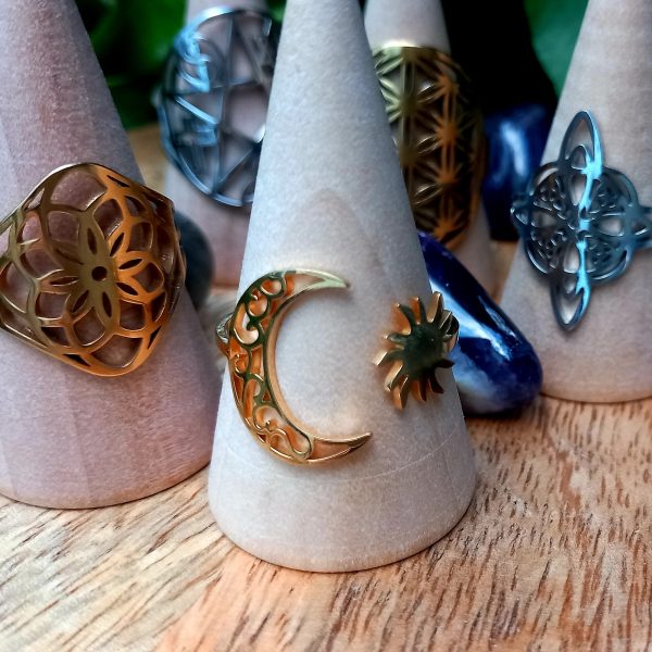 BAGUE EN ACIER INOXYDABLE LUNE ETOILE / FLEUR DE VIE - NOEUD SORCIERE / croix et yin yang