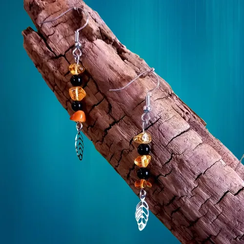 Lame-agit-boucle-doreille-pierre-naturelle-ambre_et_onyx-removebg-preview boucle d'oreille en pierre naturelle