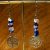 boucles d'oreille en lapis lazuli et cristal de roche avec une arbre de vie