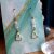 Boucles d’oreilles en quartz rose avec pendentif cœur doré – fait main
