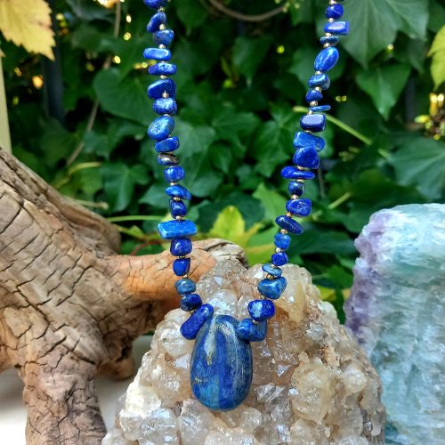collier en pierre naturelle en lapis lazuli
