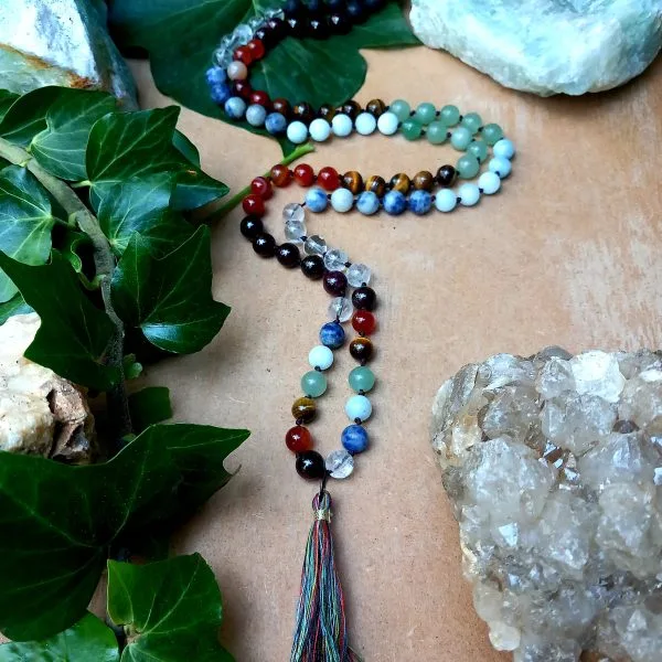 lame-agit-collier-pierre-naturelle-mala-7chakras (5) collier mala en pierre naturelle 7 chakras