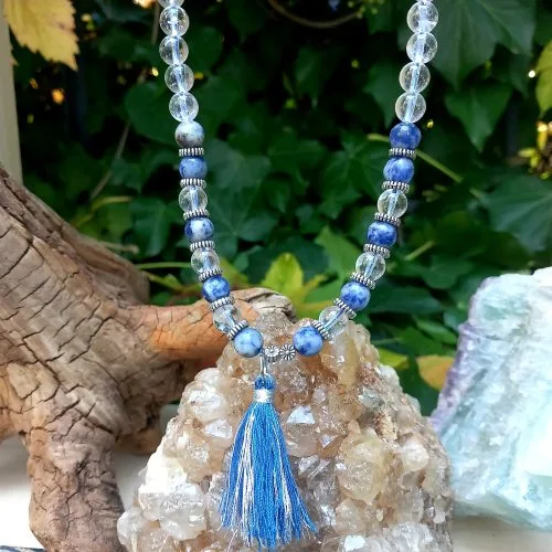 collier cristal de roche et sodalite