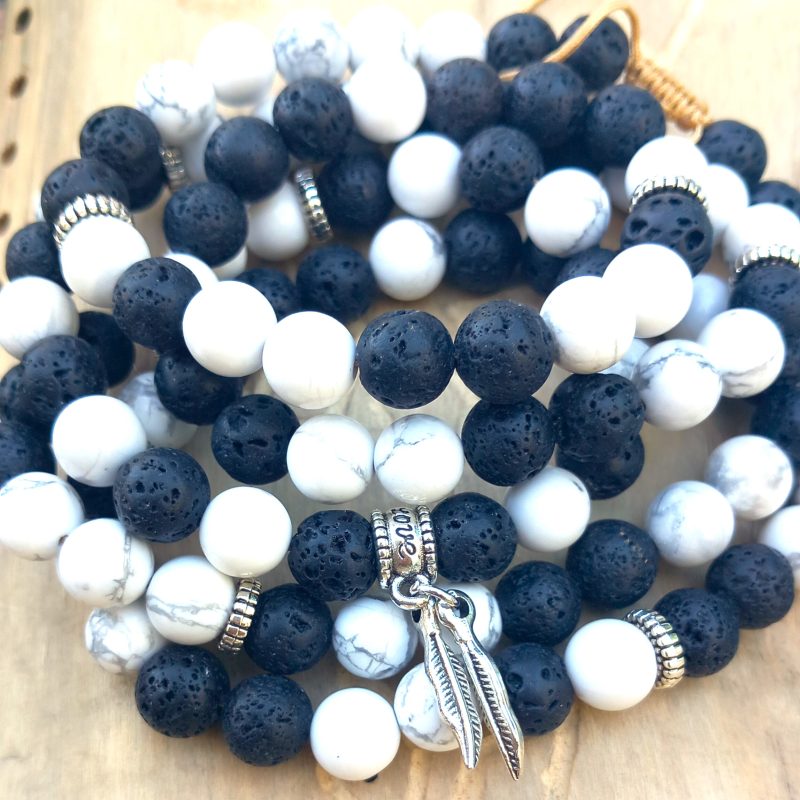 collier mala en howilte et pierre-de-lave