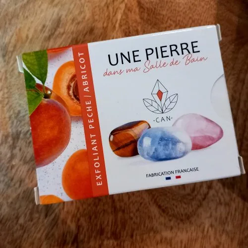 savon exfoliant abricot 140 g avec une pierre naturelle